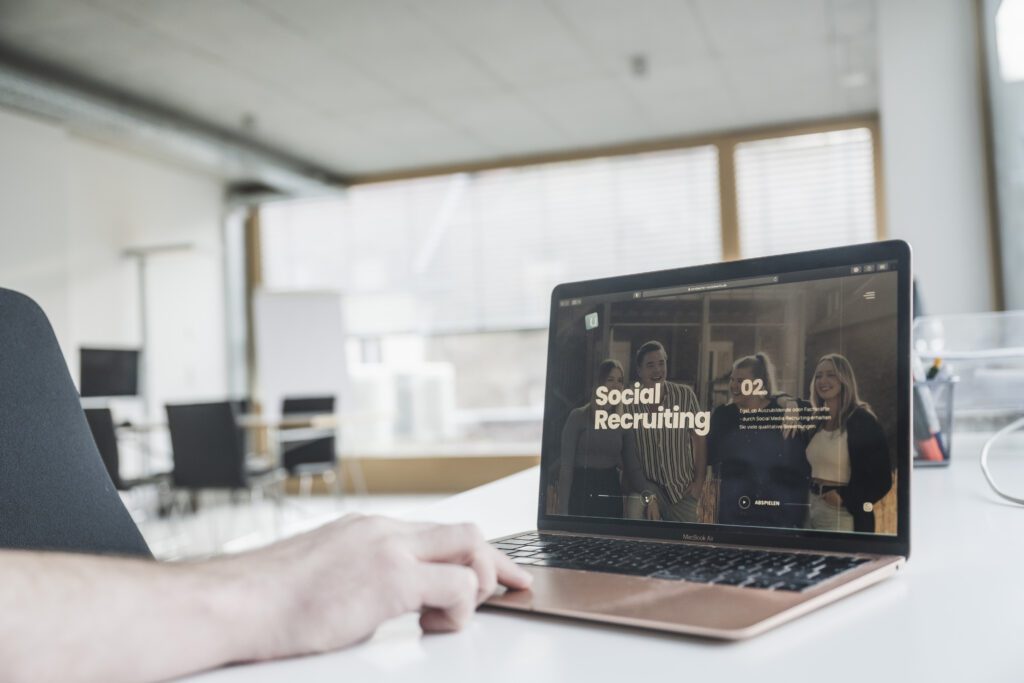 social recruiting
work
business
recruiting zukunft
social media